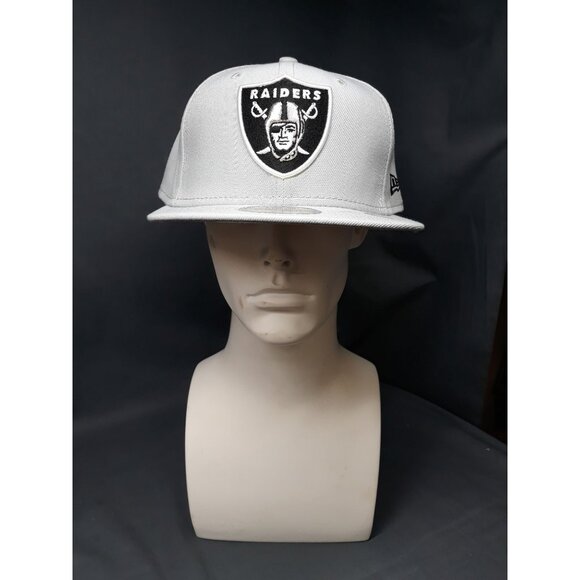 New Era Other - New Era 59Fifty Las Vegas Raiders Fitted Cap Grey Size 7 3/4 NEW WITH TAGS!